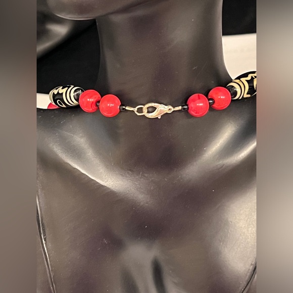 Necklace - Aztec pattern - silver tone - Picture 2 of 3